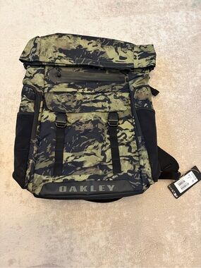 Oakley Camo Roll-Top Backpack - Green Camo
